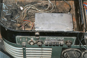 Radio console